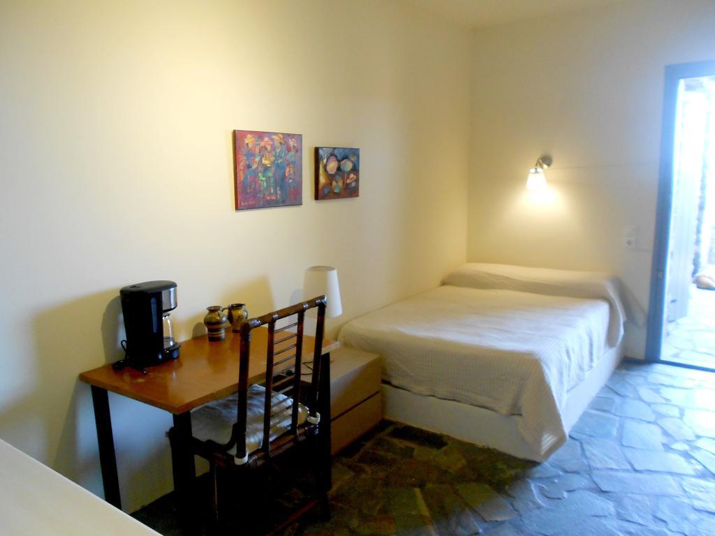 Aigaion House Hotel Otzias ภายนอก รูปภาพ