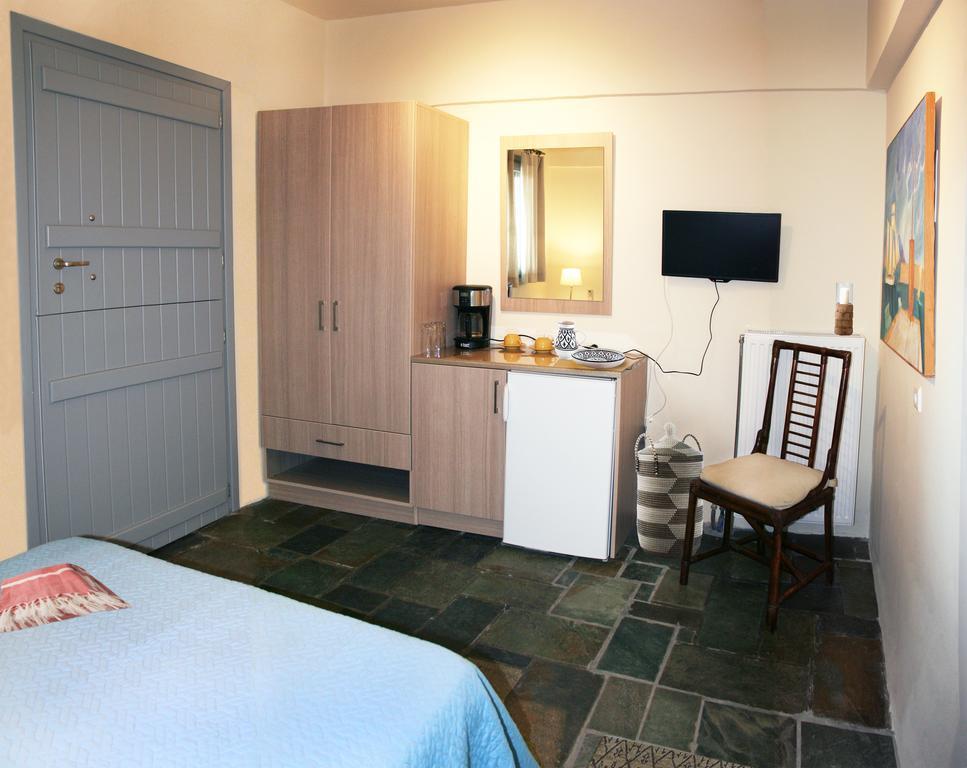Aigaion House Hotel Otzias ภายนอก รูปภาพ